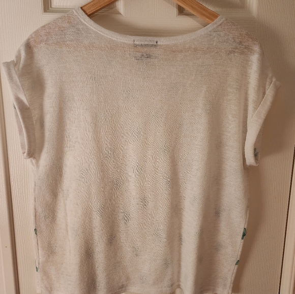 3/$40 White short sleeve shirt - Picture 3 of 4